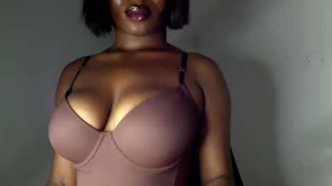 delilah online show from March 27, 6:51 pm