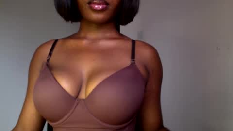 delilah online show from April 22, 9:44 am