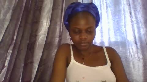 Snapshot of ebony_tasha chatting on December 19, 8:21 am tasha online show from December 19, 8:21 am