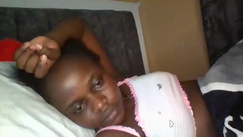 Snapshot of ebony_tasha chatting on December 22, 10:51 pm tasha online show from December 22, 10:51 pm