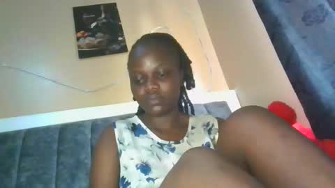 Snapshot of ebony_tasha chatting on February 2, 7:51 am tasha online show from February 2, 7:51 am