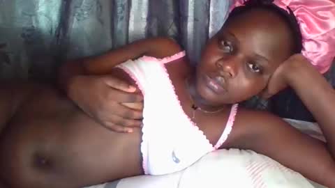 Snapshot of ebony_tasha chatting on February 5, 3:16 pm tasha online show from February 5, 3:16 pm