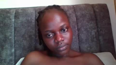 Snapshot of ebony_tasha chatting on February 16, 11:28 am tasha online show from February 16, 11:28 am