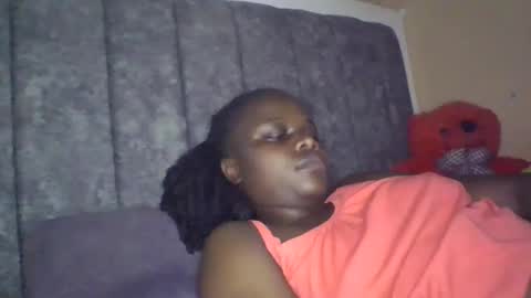 Snapshot of ebony_tasha chatting on February 20, 3:45 pm tasha online show from February 20, 3:45 pm