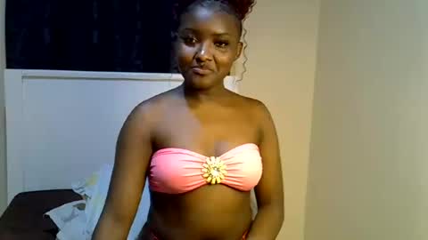 Snapshot of ebonybarbieee chatting on July 13, 7:27 pm Barbie online show from July 13, 7:27 pm
