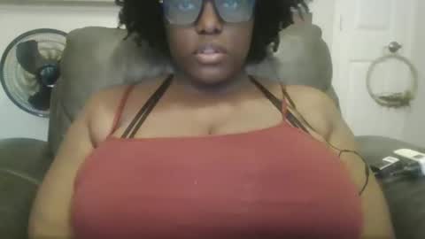 Snapshot of ebonybigtitqueen1 chatting on October 9, 8:07 pm ebonybigtitqueen1 online show from October 9, 8:07 pm
