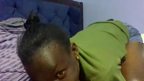 Snapshot of ebonydol2 chatting on February 24, 6:58 pm ebonydol2 online show from February 24, 6:58 pm