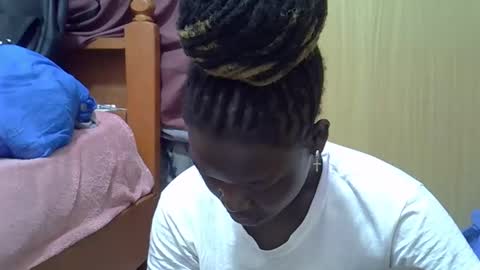 ebonydora online show from December 1, 5:01 am