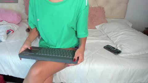 Queen Ebony online show from November 2, 8:00 pm