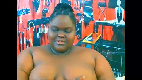 Snapshot of ebonyhotbuns4u2luv chatting on November 7, 7:08 am ebonyhotbuns4u2luv online show from November 7, 7:08 am