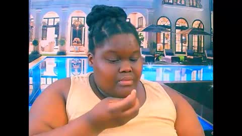 Snapshot of ebonyhotbuns4u2luv chatting on November 26, 7:31 am ebonyhotbuns4u2luv online show from November 26, 7:31 am