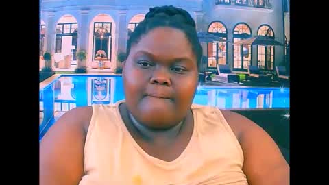 Snapshot of ebonyhotbuns4u2luv chatting on December 13, 7:53 pm ebonyhotbuns4u2luv online show from December 13, 7:53 pm