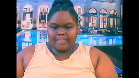 Snapshot of ebonyhotbuns4u2luv chatting on December 14, 8:46 pm ebonyhotbuns4u2luv online show from December 14, 8:46 pm