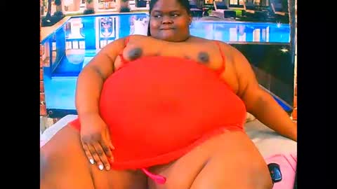 ebonyhotbuns4u2luv online show from May 14, 7:04 am