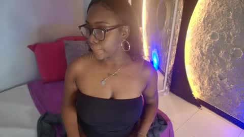 ebonyrosee_ online show from June 6, 12:10 pm