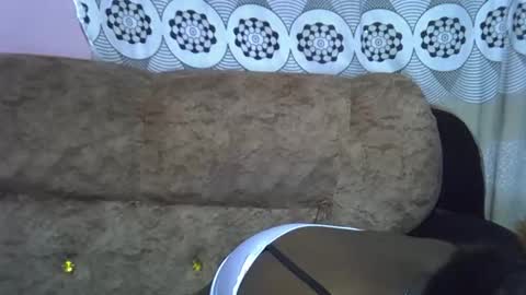 pretty online show from March 18, 9:51 pm