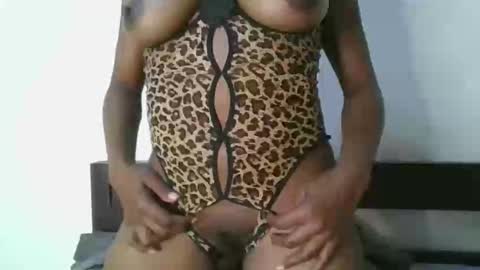 Snapshot of ebonyslut09 chatting on February 28, 8:43 pm ebonyslut09 online show from February 28, 8:43 pm