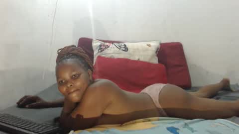 Snapshot of ebonyspicy chatting on January 6, 11:51 pm ebonyspicy online show from January 6, 11:51 pm