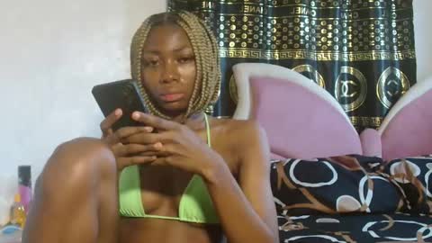 Snapshot of ebonyxxbabe chatting on May 10, 7:02 am ebonyxxbabe online show from May 10, 7:02 am