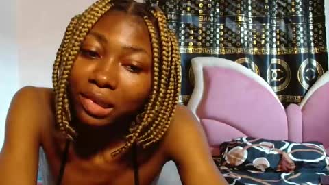 Snapshot of ebonyxxbabe chatting on May 15, 9:05 am ebonyxxbabe online show from May 15, 9:05 am