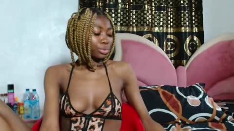 Snapshot of ebonyxxbabe chatting on May 16, 6:43 am ebonyxxbabe online show from May 16, 6:43 am