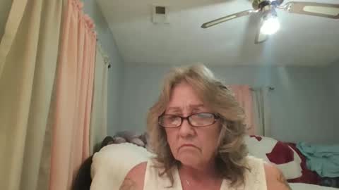 Lovebug1960 online show from March 23, 12:58 am