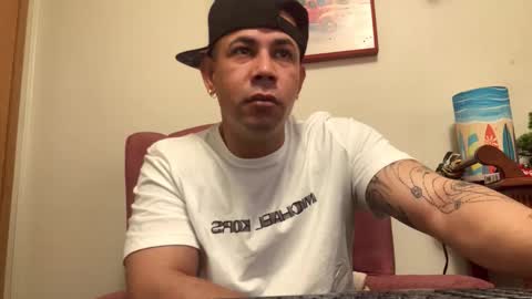 eddgarzay08 online show from April 13, 1:05 pm