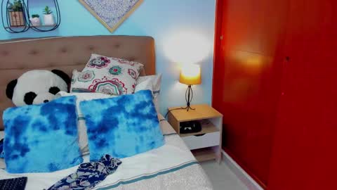 Snapshot of edelaine_rogers chatting on February 21, 7:20 am ede online show from February 21, 7:20 am