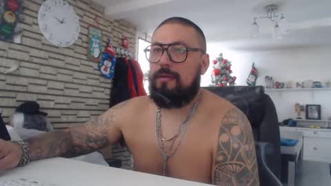 edgarram83 online show from December 2, 6:47 pm