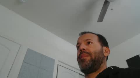 Snapshot of edge_masters chatting on December 13, 7:21 pm EdgeM online show from December 13, 7:21 pm