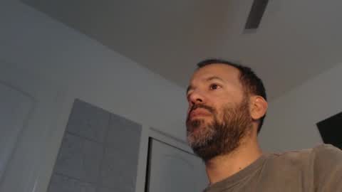 Snapshot of edge_masters chatting on January 3, 12:33 am EdgeM online show from January 3, 12:33 am