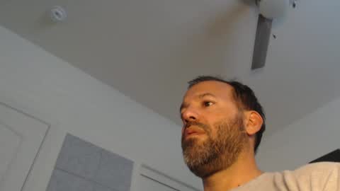 Snapshot of edge_masters chatting on February 25, 12:36 am EdgeM online show from February 25, 12:36 am