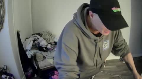 Angel online show from October 6, 1:41 pm