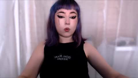 Snapshot of ediefris chatting on December 15, 12:26 am fickle demon made of clumps of matter online show from December 15, 12:26 am