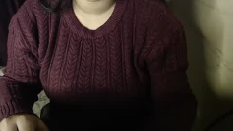 Snapshot of edin_rose chatting on December 17, 12:38 am Edin online show from December 17, 12:38 am