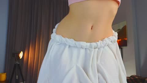 Snapshot of edithbrucker chatting on February 2, 9:19 am Im Sally Im new here lets meet online show from February 2, 9:19 am