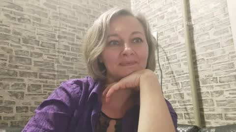 Snapshot of edithmanning chatting on December 16, 1:32 pm edithmanning online show from December 16, 1:32 pm
