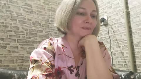 Snapshot of edithmanning chatting on December 16, 5:33 pm edithmanning online show from December 16, 5:33 pm
