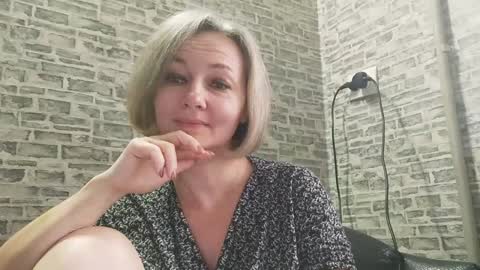 Snapshot of edithmanning chatting on December 17, 6:24 am edithmanning online show from December 17, 6:24 am