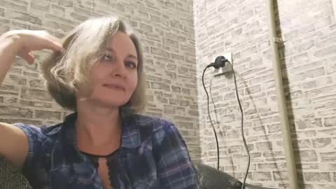 Snapshot of edithmanning chatting on January 9, 6:36 pm edithmanning online show from January 9, 6:36 pm