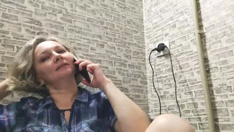 Snapshot of edithmanning chatting on January 10, 6:17 pm edithmanning online show from January 10, 6:17 pm