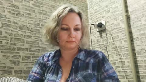 Snapshot of edithmanning chatting on January 14, 12:14 pm edithmanning online show from January 14, 12:14 pm