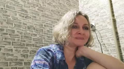 Snapshot of edithmanning chatting on January 18, 5:48 pm edithmanning online show from January 18, 5:48 pm