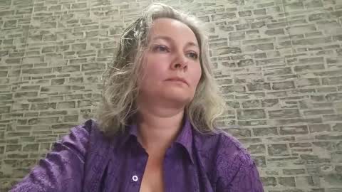 Snapshot of edithmanning chatting on October 1, 5:35 am edithmanning online show from October 1, 5:35 am