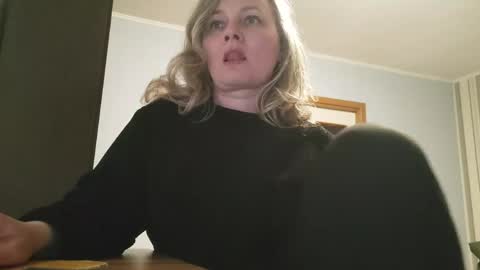 Snapshot of edithmanning chatting on April 26, 6:38 pm edithmanning online show from April 26, 6:38 pm