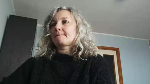 Snapshot of edithmanning chatting on May 3, 6:30 am edithmanning online show from May 3, 6:30 am