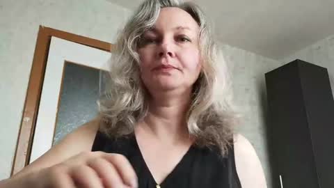 Snapshot of edithmanning chatting on May 12, 7:05 am edithmanning online show from May 12, 7:05 am