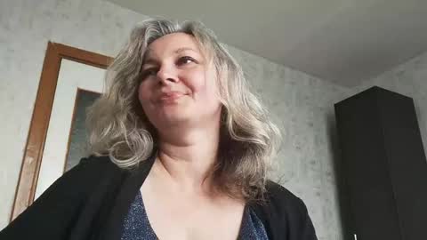 Snapshot of edithmanning chatting on June 2, 7:43 am edithmanning online show from June 2, 7:43 am