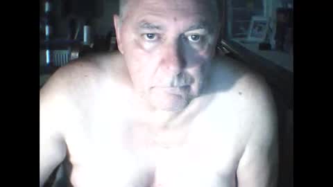 Snapshot of edje59a chatting on October 7, 6:43 am Eddy online show from October 7, 6:43 am