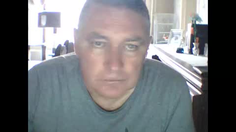 Snapshot of edje59a chatting on October 10, 7:29 am Eddy online show from October 10, 7:29 am